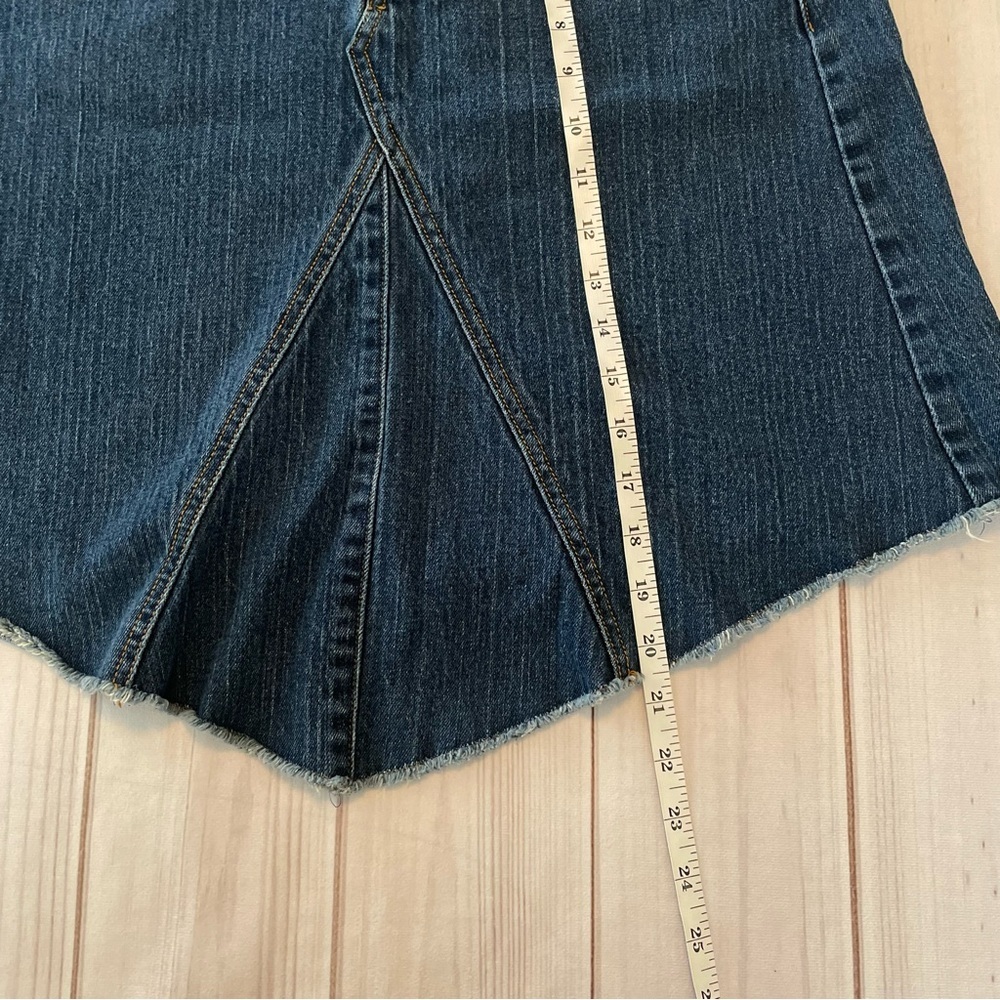 y2k Levi’s Denim Jean Skirt Size 8 Raw Edge Frayed Hem Asymmetrical Stitching - Picture 15 of 16